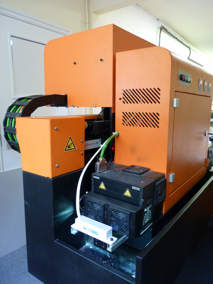 Wide format digital printer carriage